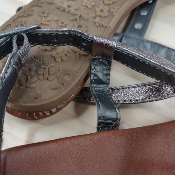 Maurices Strappy Bronze Sandals and Black Flip Flops (Lot of 2 pair) Women US 9 - Picture 10 of 13